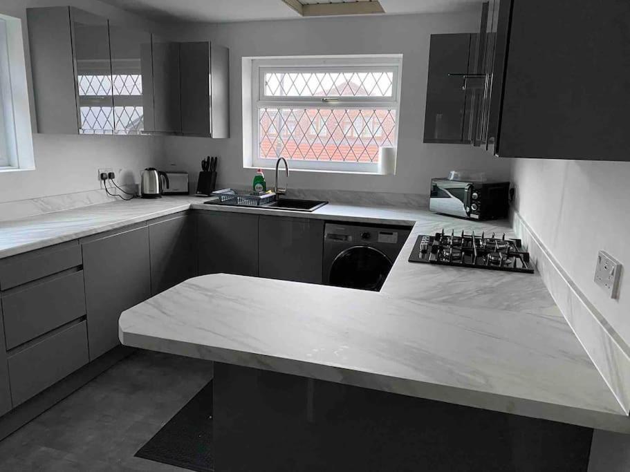 Luxurious Detached Bungalow Batley Ngoại thất bức ảnh